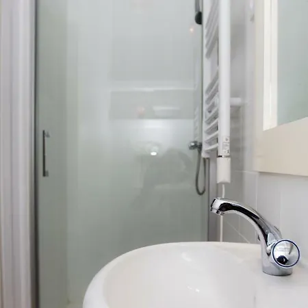 Espinho Beach House - Sea View - For 8+ Pax Pensjonat *